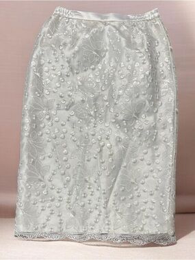 Terramina White Embroidered Floral Satin Pencil Midi Skirt Size 10